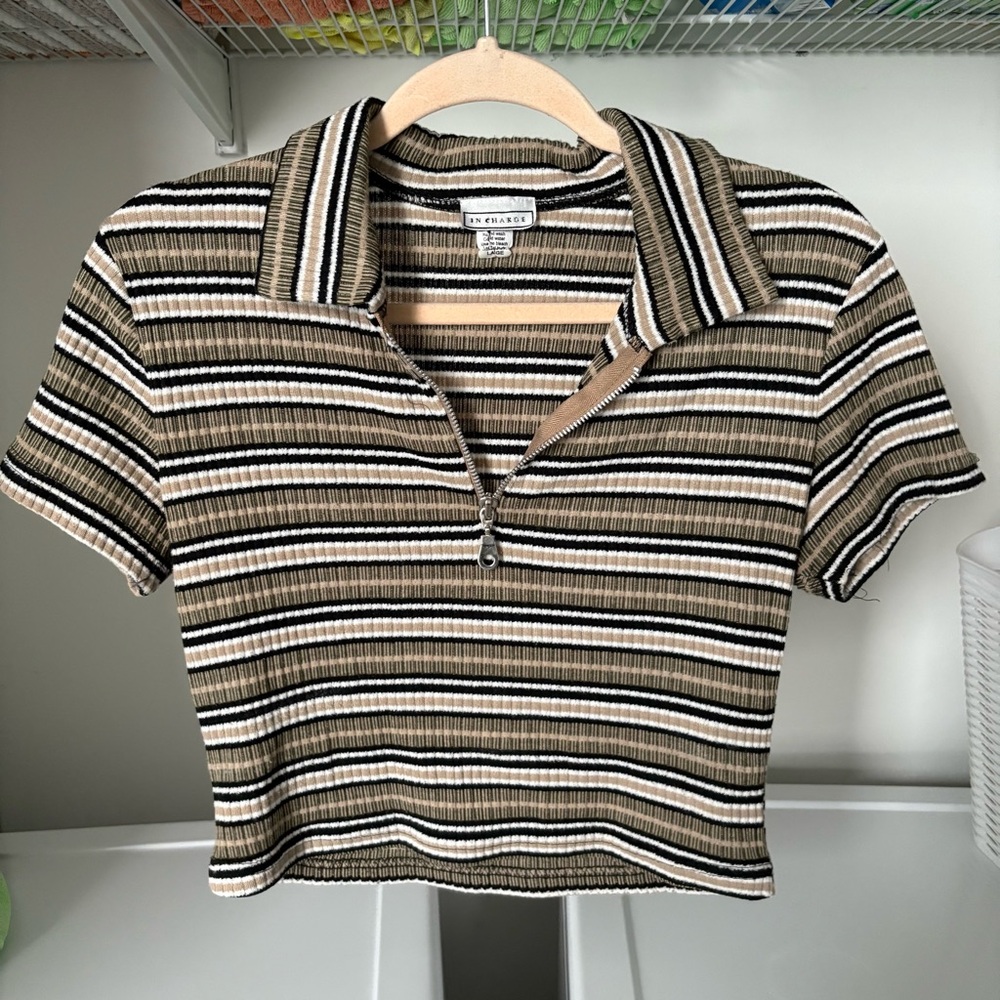 2000’s collared zip baby tee